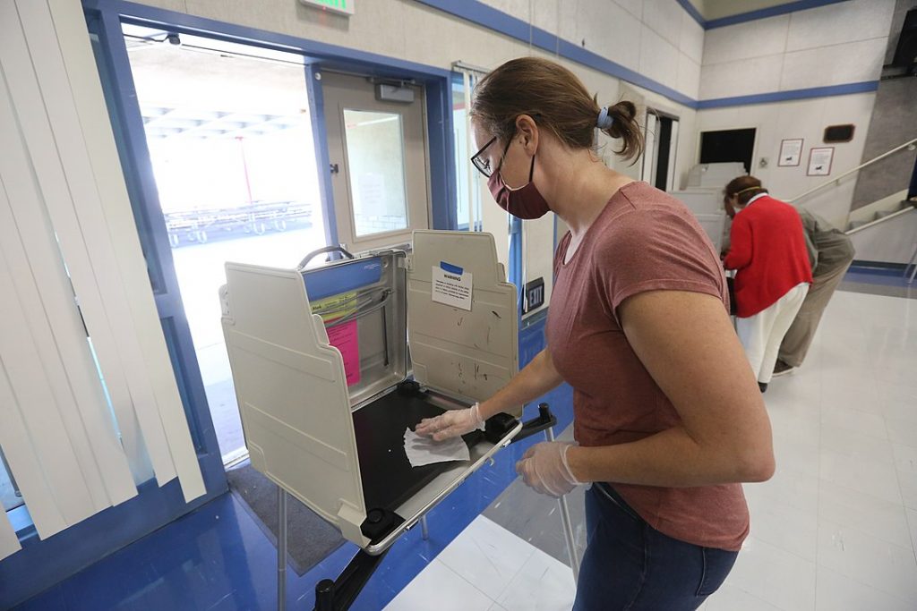 Some countries do give citizens the right to vote from prison.